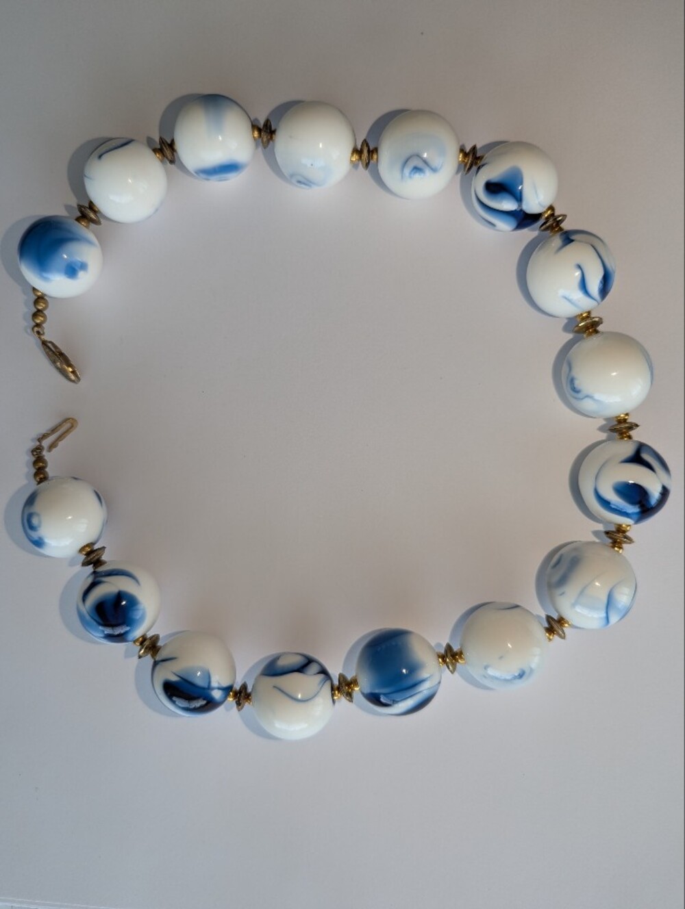 EVC CHUNKY BLUE & WHITE NECKLACE